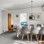 Delan - 75m From The Sea By Interhome 度假居 *