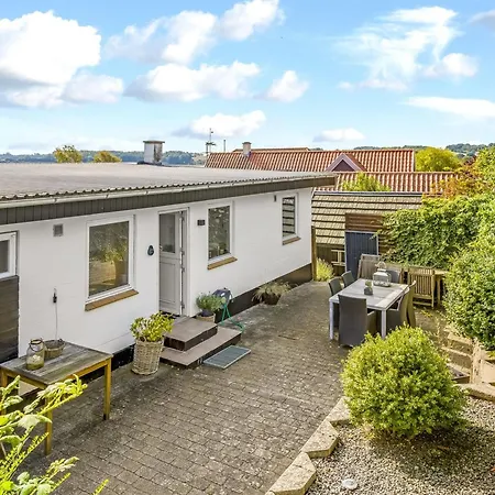 Vakantiehuis Delan - 75m From The Sea By Interhome Hejls