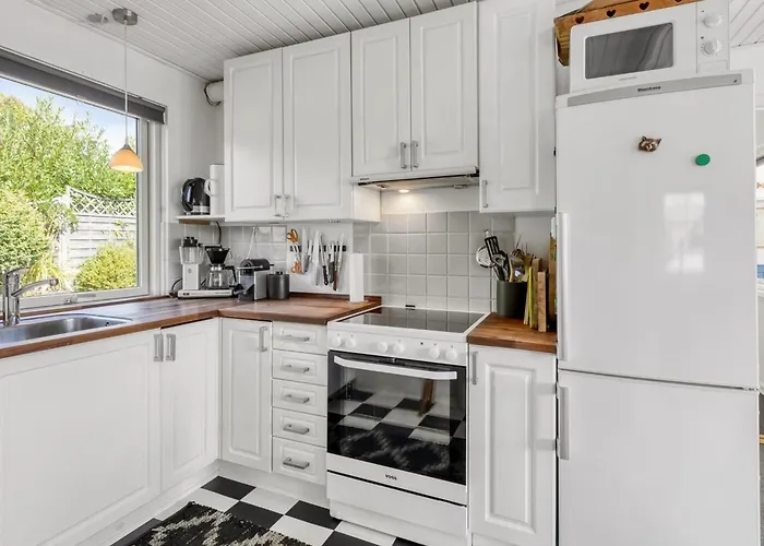 Vakantiehuis Delan - 75m From The Sea By Interhome Hejls