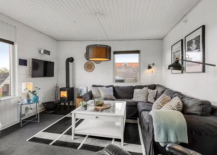 Delan - 75m From The Sea By Interhome